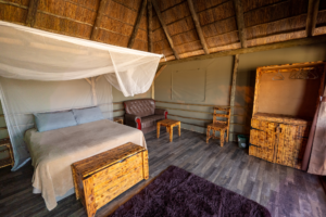 Cabin 3 bedroom with mosquito net