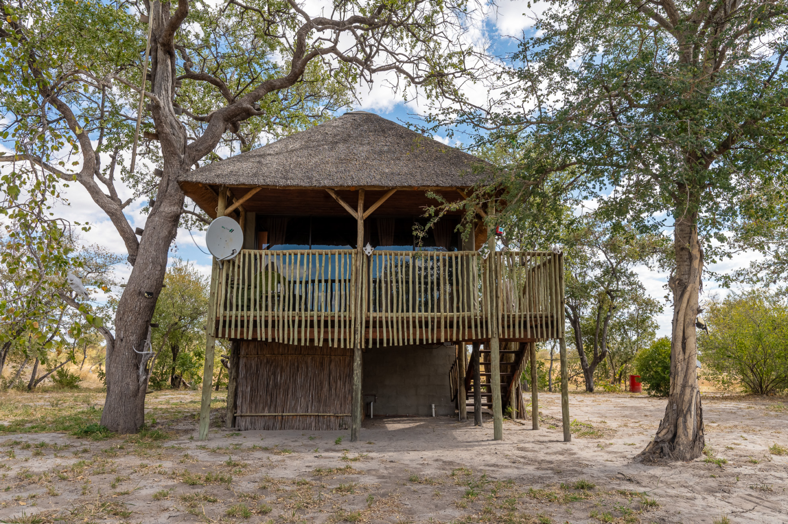 Spacious 95 m² Chalet with Lake & Landmark Views